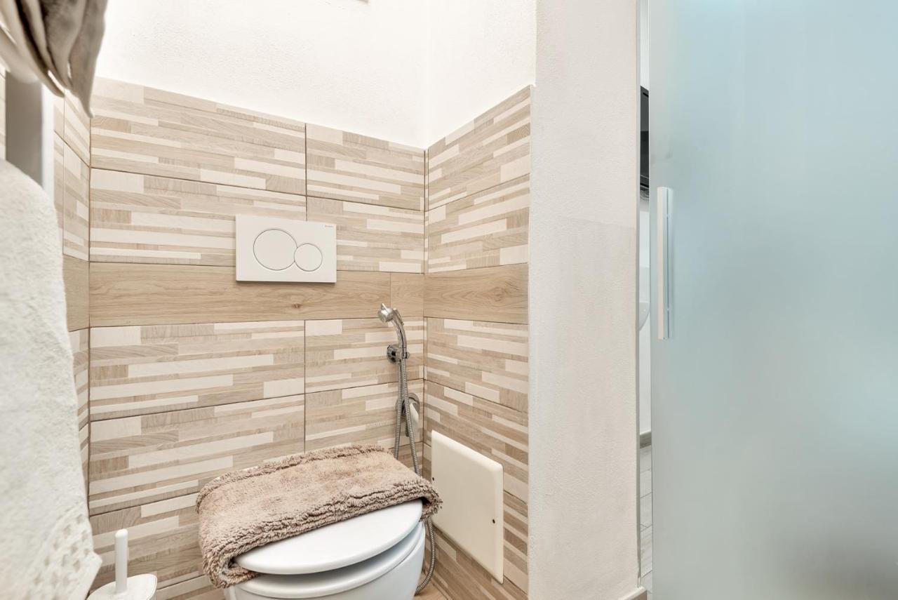 Alby Express Rooms Специя Екстериор снимка