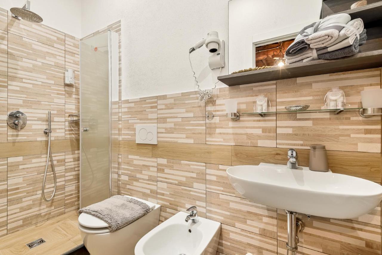 Alby Express Rooms Специя Екстериор снимка